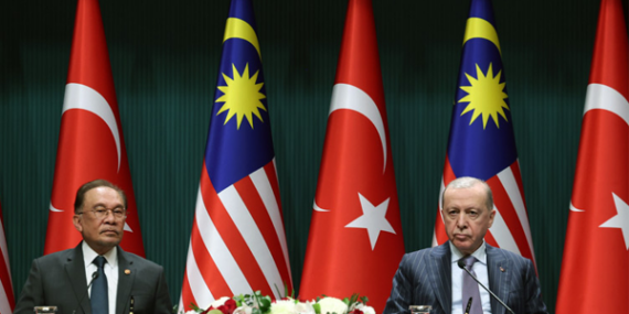 Cumhurbaşkanı Erdoğan’dan Malezya Başbakanı İbrahim’e Cumhuriyet Nişanı