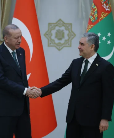 Cumhurbaşkanı Erdoğan Türkmenistan'a geldi