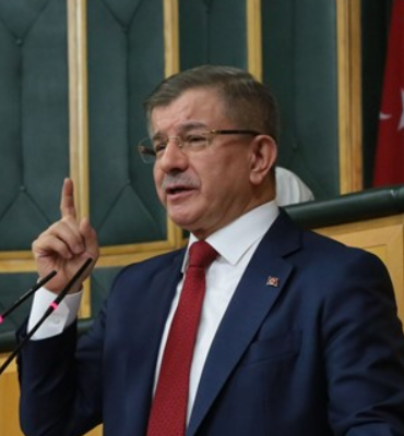 Davutoğlu: Trump, İran ve Yemen’den sonra Venezuela’yı da vurdu