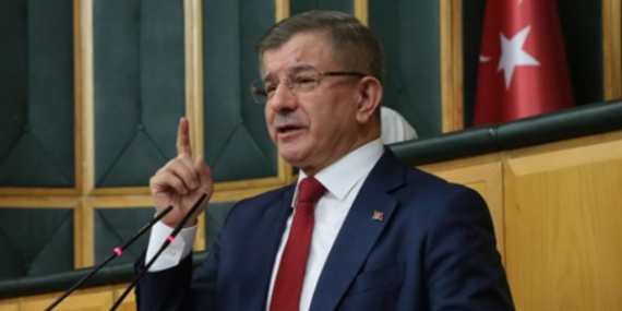 Davutoğlu: Trump, İran ve Yemen’den sonra Venezuela’yı da vurdu