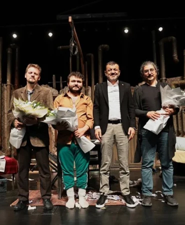 Denizli Büyükşehir Tiyatrosu’na uluslararası ödül