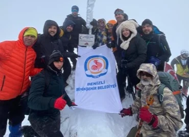 Denizli’de Kazıkbeli Savaşı anısına Honaz Dağı’na zirve tırmanışı