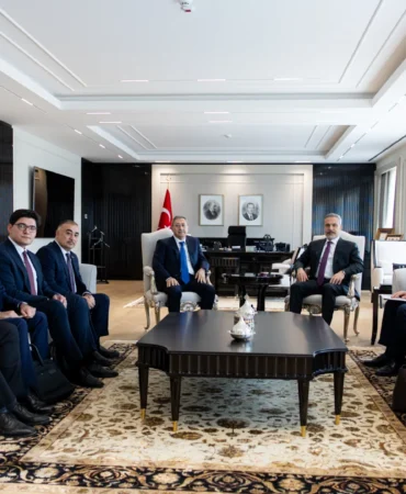 Dışişleri Bakanı Fidan, Azerbaycan Cumhurbaşkanının Özel Görevler Temsilcisi Halefov’u kabul etti