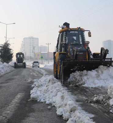 Diyarbakır’da karla mücadele çalışmaları