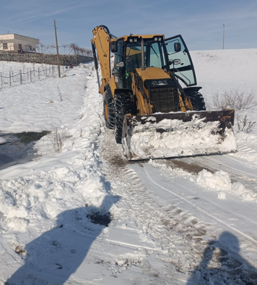 Diyarbakır'da kırsal mahallelerde 2 bin 622 kilometre yol ulaşıma açıldı