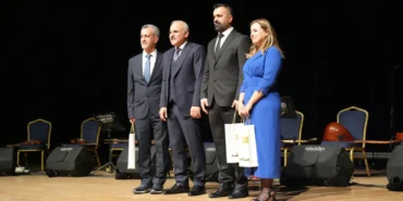 Diyarbakır Valisi Zorluoğlu, Öğretmen Günü kutlamasında hayatını değiştiren öğretmenini anlattı