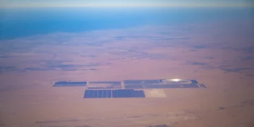 Dubai ve dev güneş enerjisi projesi havadan görüntülendi