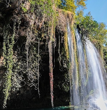 Düden Şelalesi 900 bin ziyaretçi ağırladı