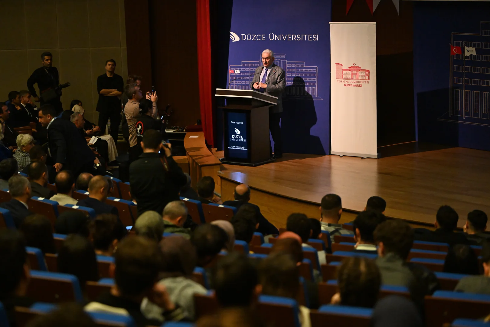 Düzce'de "1. Uluslararası Deniz Hukuku ve Teknolojileri Sempozyumu" düzenlendi