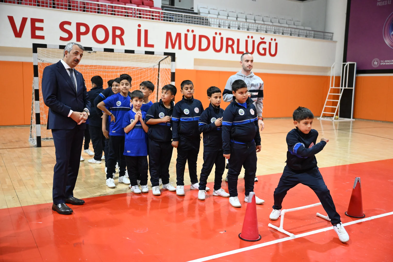 Edirne'de 14 bin çocuk Valiliğin projeleriyle sporla buluştu