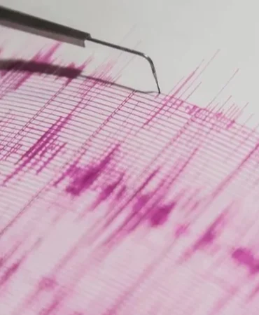 Ege açıklarında 4 büyüklüğünde deprem