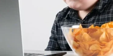 Ekran bağımlılığı ağız sağlığını da etkiliyor!