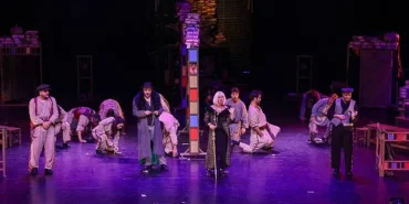 “Eşeğin Gölgesi” Bakırköy’de Görkemli Gala İle Sahnelendi