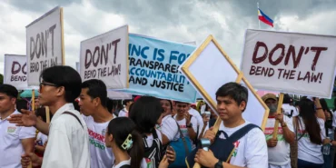 Filipinler'de hükümet yolsuzluğuna karşı binlerce kişi protesto gösterisi düzenledi