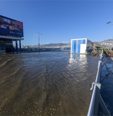 Fırtına duvarı Kordon’u böyle korudu