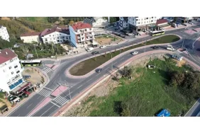Gebze Dr. Zeki Acar Caddesi'ne dönel kavşak