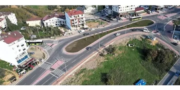 Gebze Dr. Zeki Acar Caddesi'ne dönel kavşak