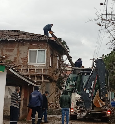 Gemlik’te olumsuz hava koşullarına müdahale sürdürülüyor