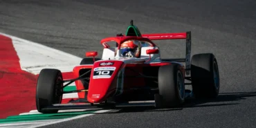 Genç pilot Alp Aksoy, İtalyan takımı Prema Racing ile Formula 4'te yarışacak