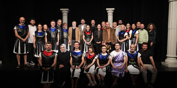 Giresun’da “Mikenden Kız Kaçırma ya da Troya Faciası” oyunu sahnelendi