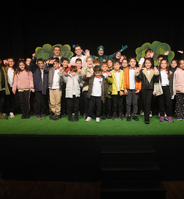 Giresun’da “Mikropla Savaş” adlı çocuk oyunu sahnelendi