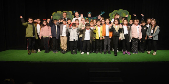 Giresun’da “Mikropla Savaş” adlı çocuk oyunu sahnelendi