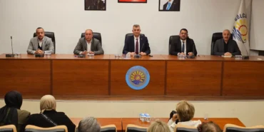 Gölcük'te Başkan Sezer muhtarları dinledi