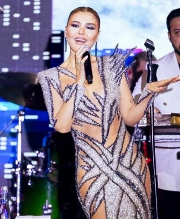 Gülben Ergen yeni yılı İzmir'de sahnedeki ritüelle karşıladı