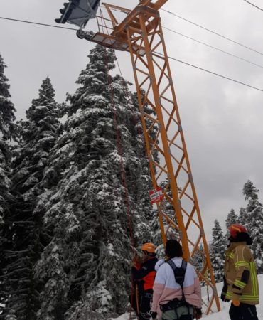 guncelleme-uludagda-arizalanan-telesiyejde-mahsur-kalanlar-kurtarildi-RHlhQO6n.jpg