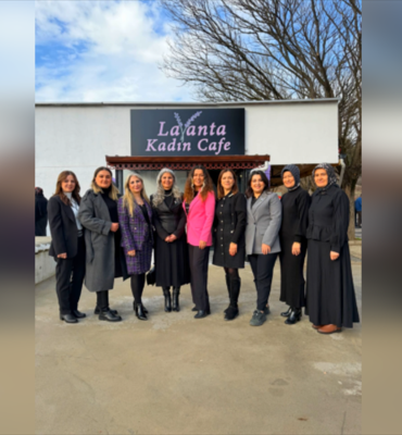 Harmancık'ta Lavanta Kadın Kafe açıldı