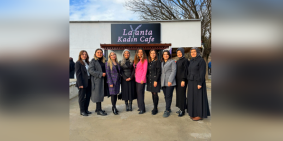 Harmancık’ta Lavanta Kadın Kafe açıldı