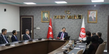 Hatay Valisi Masatlı deprem yaralarının sarılmasına katkı sunan öğretmenleri ağırladı
