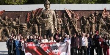 Hedef Kızılelma Derneği, gençleri Çanakkale ve Ankara’da milli değerlerle buluşturdu  - Videolu Haber