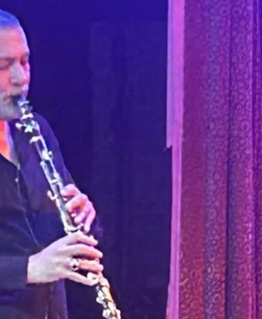 Hüsnü Şenlendirici Amerika turnesinde fırtına gibi esiyor