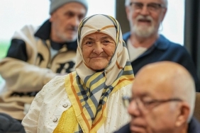 Huzurevi sakinlerine yeni yıl ziyareti