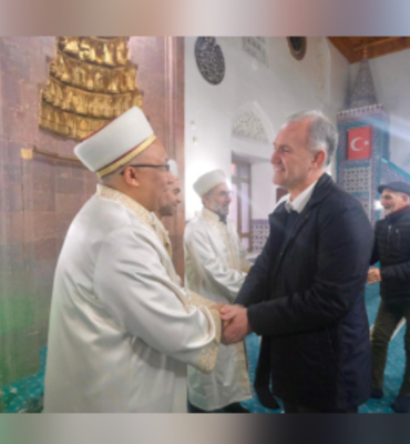 İnegöl'de yılın ilk sabah namazı için özel bir program gerçekleşti