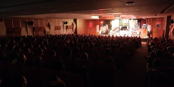 İnegöl Sahnesinde Festival Var