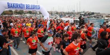 İstanbul Bakırköy’de öğretmenler günü için 2 bin 800 kişi koştu