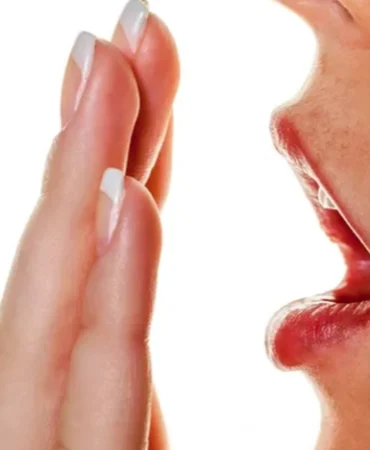 İşte ağız kokusuna yol açan 6 neden