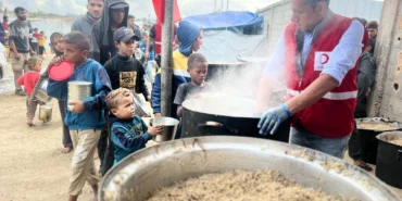 İyilik gemisi yardımları Gazze'de... Sıcak yemekler günlük 35 bine yükseldi