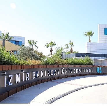 İzmir Bakırçay Üniversitesi, TÜDA Verilerinde Üst Sıralarda Yer Alarak Başarısını Sürdürüyor