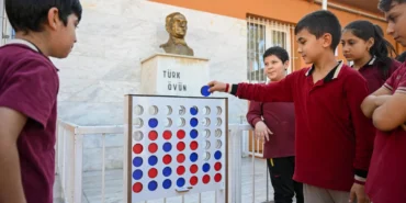 İzmir Bornova’da eğitime destek sürüyor