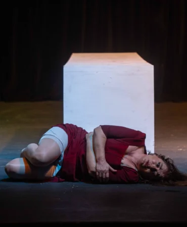 İzmir Bornova’da kadın mücadelesi sahneye taşındı