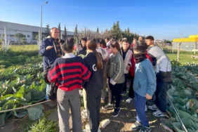 İzmir Bornova'da Kent Bostanı’nda uygulamalı ekoloji eğitimi