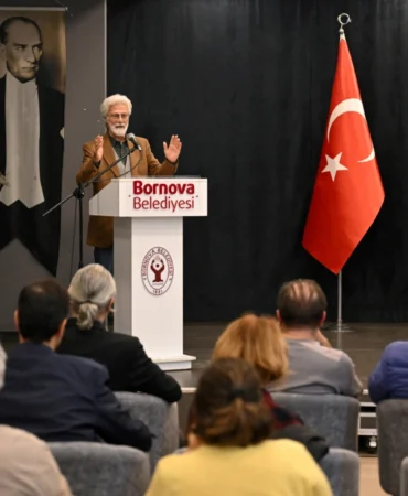 İzmir Bornova’da Kent Söyleşileri’nde şiir rüzgârı