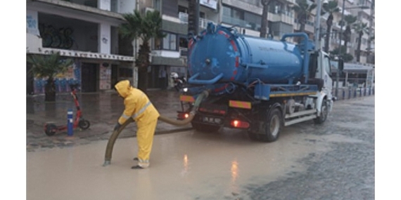 İzmir Büyükşehir Belediyesi ekipleri yağış nöbetinde