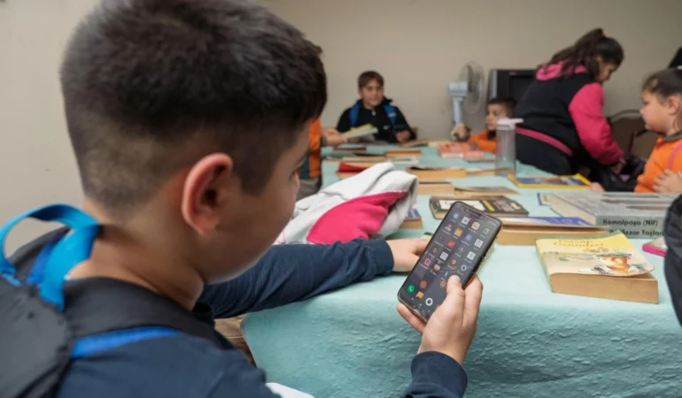 İzmir Büyükşehir’den 79 köye ücretsiz internet