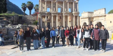 İzmir Büyükşehir’den Efes'te tarih ve müzik molası