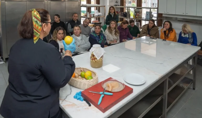 İzmir Büyükşehir’den sirke yapımı atölyesi