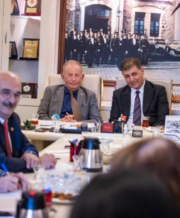 İzmir'de Başkan Tugay’dan sosyal konut vurgusu